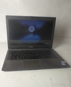 Notebook Semp Toshiba NI1406 Core i3 4ª Geração 4GB DDR3 HD 500GB